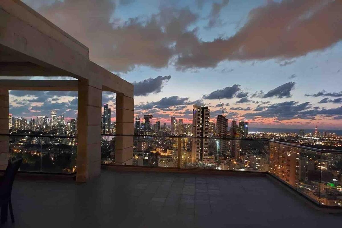 Apartamento Beautiful Penthouse W/Amazing View, Prime Location Ramat Gan Exterior foto