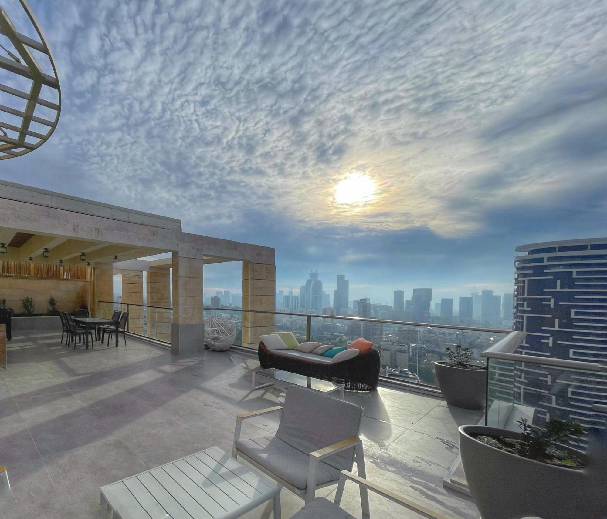 Apartamento Beautiful Penthouse W/Amazing View, Prime Location Ramat Gan Exterior foto